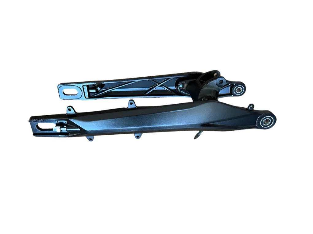 ultra-bee-swingarm-carbon-black-164792_1020x763